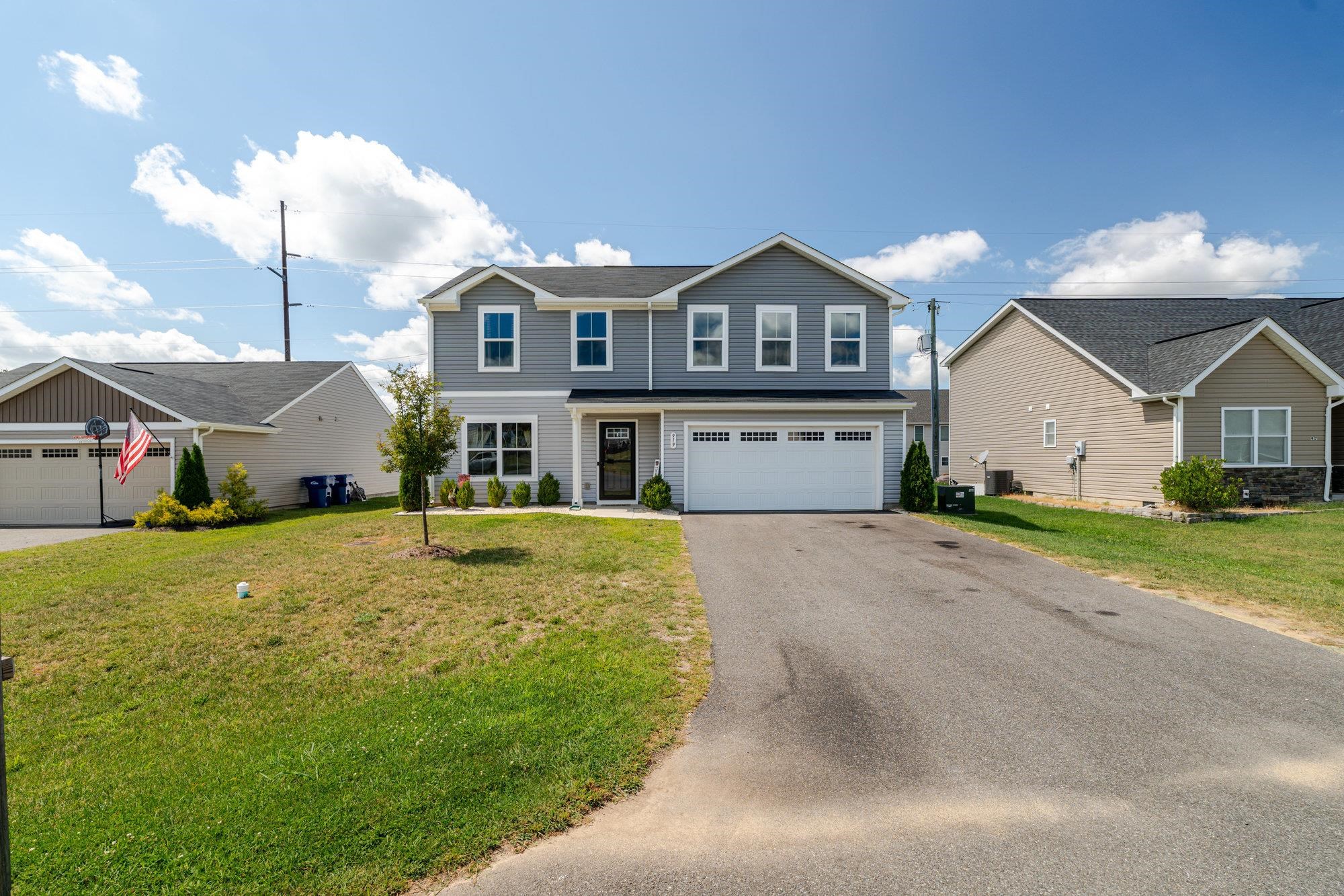 919 MACON AVE, GROTTOES, Virginia 24441, 4 Bedrooms Bedrooms, ,2 BathroomsBathrooms,Residential,919 MACON AVE,668309 MLS # 668309
