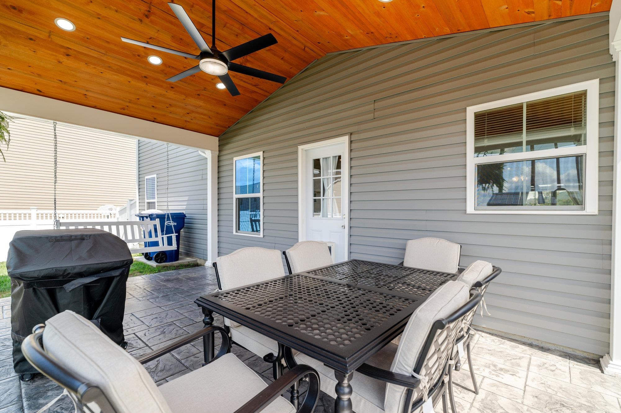 919 MACON AVE, GROTTOES, Virginia 24441, 4 Bedrooms Bedrooms, ,2 BathroomsBathrooms,Residential,919 MACON AVE,668309 MLS # 668309