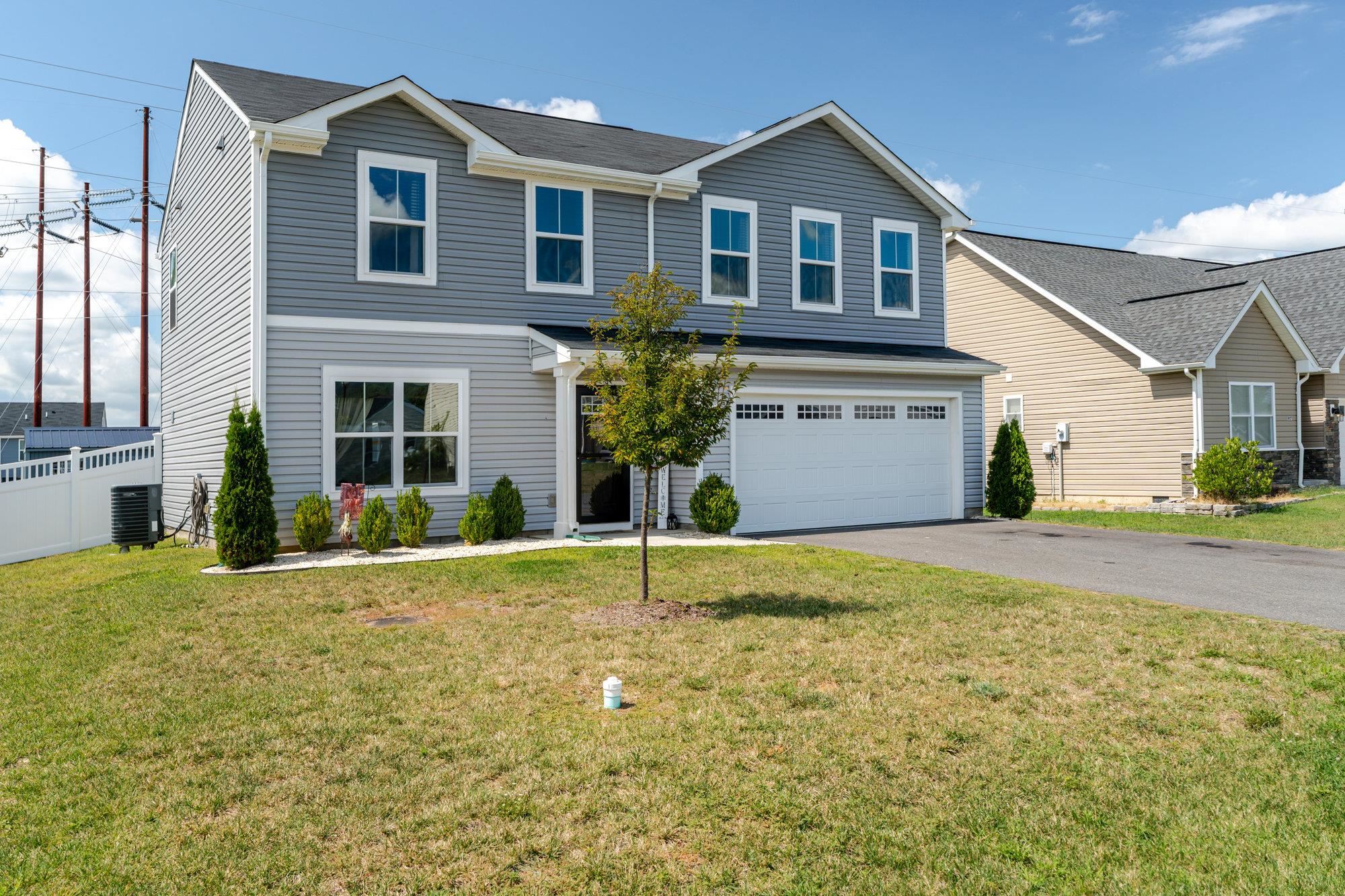 919 MACON AVE, GROTTOES, Virginia 24441, 4 Bedrooms Bedrooms, ,2 BathroomsBathrooms,Residential,919 MACON AVE,668309 MLS # 668309