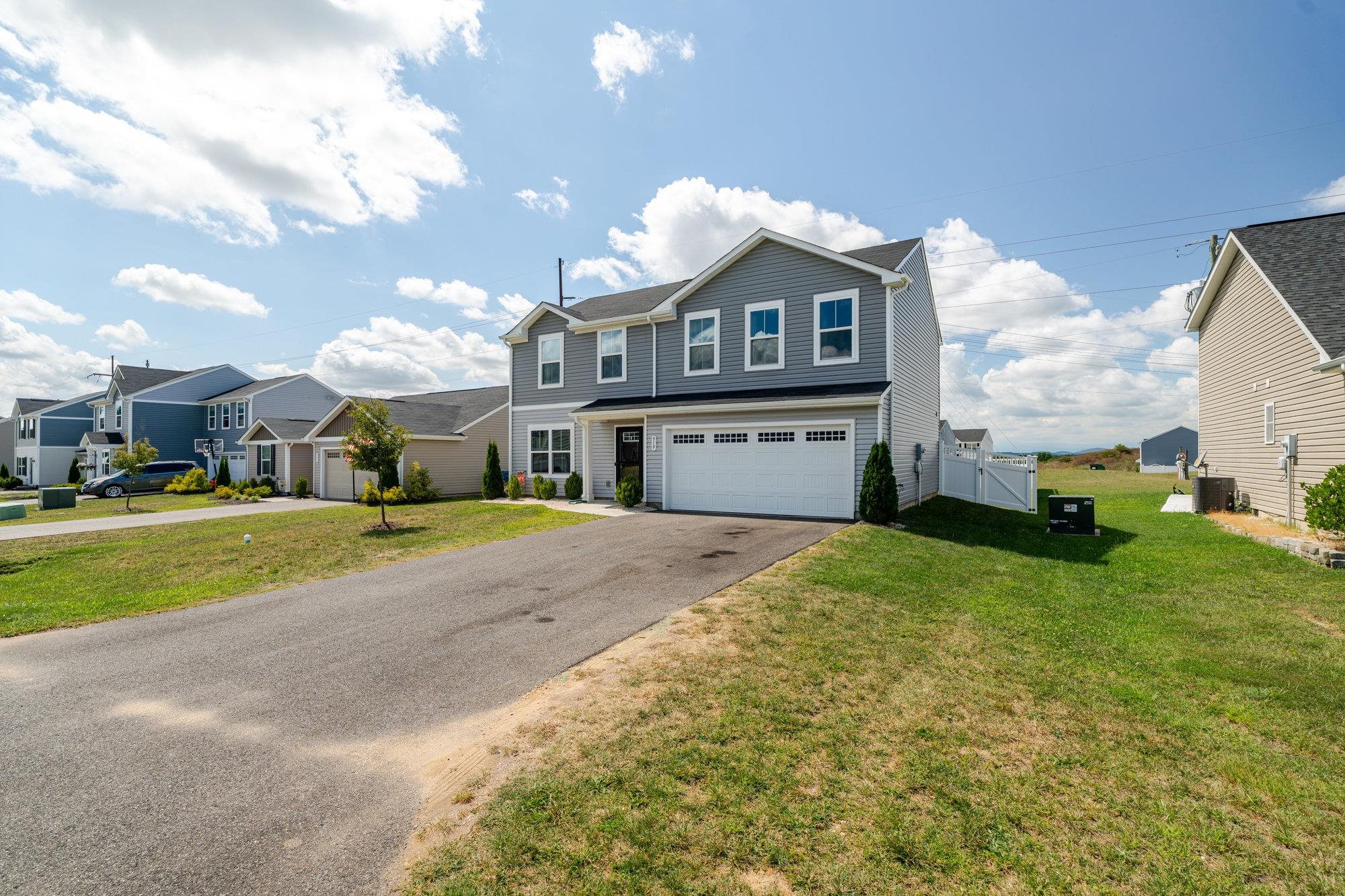 919 MACON AVE, GROTTOES, Virginia 24441, 4 Bedrooms Bedrooms, ,2 BathroomsBathrooms,Residential,919 MACON AVE,668309 MLS # 668309