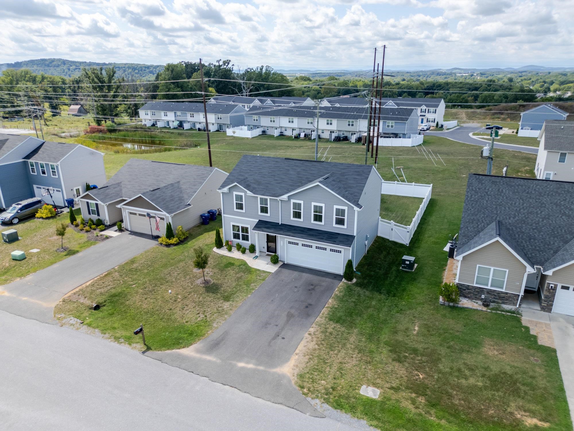 919 MACON AVE, GROTTOES, Virginia 24441, 4 Bedrooms Bedrooms, ,2 BathroomsBathrooms,Residential,919 MACON AVE,668309 MLS # 668309