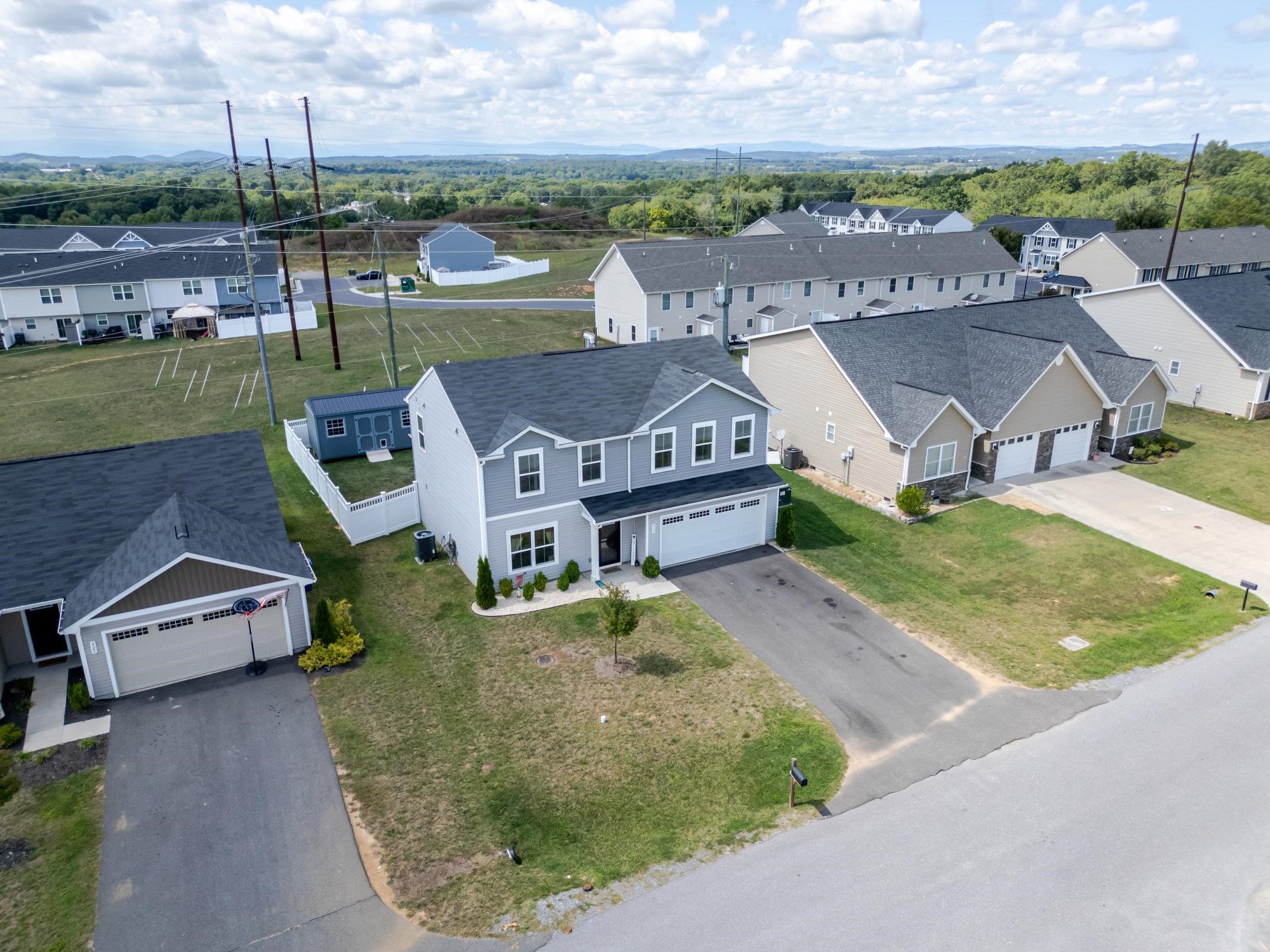 919 MACON AVE, GROTTOES, Virginia 24441, 4 Bedrooms Bedrooms, ,2 BathroomsBathrooms,Residential,919 MACON AVE,668309 MLS # 668309