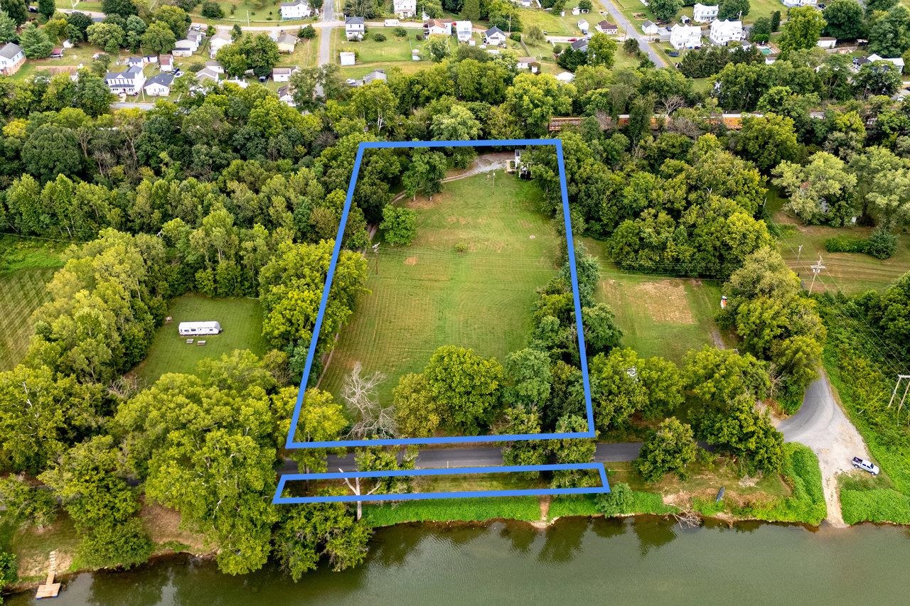 290 SHENANDOAH RIVER RD, SHENANDOAH, Virginia 22849, 2 Bedrooms Bedrooms, ,1 BathroomBathrooms,Residential,290 SHENANDOAH RIVER RD,668310 MLS # 668310