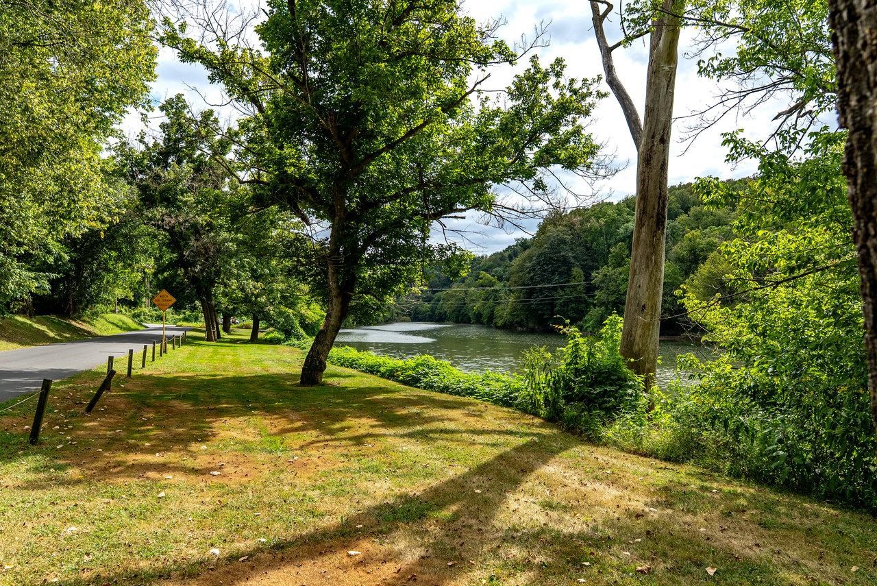 290 SHENANDOAH RIVER RD, SHENANDOAH, Virginia 22849, 2 Bedrooms Bedrooms, ,1 BathroomBathrooms,Residential,290 SHENANDOAH RIVER RD,668310 MLS # 668310