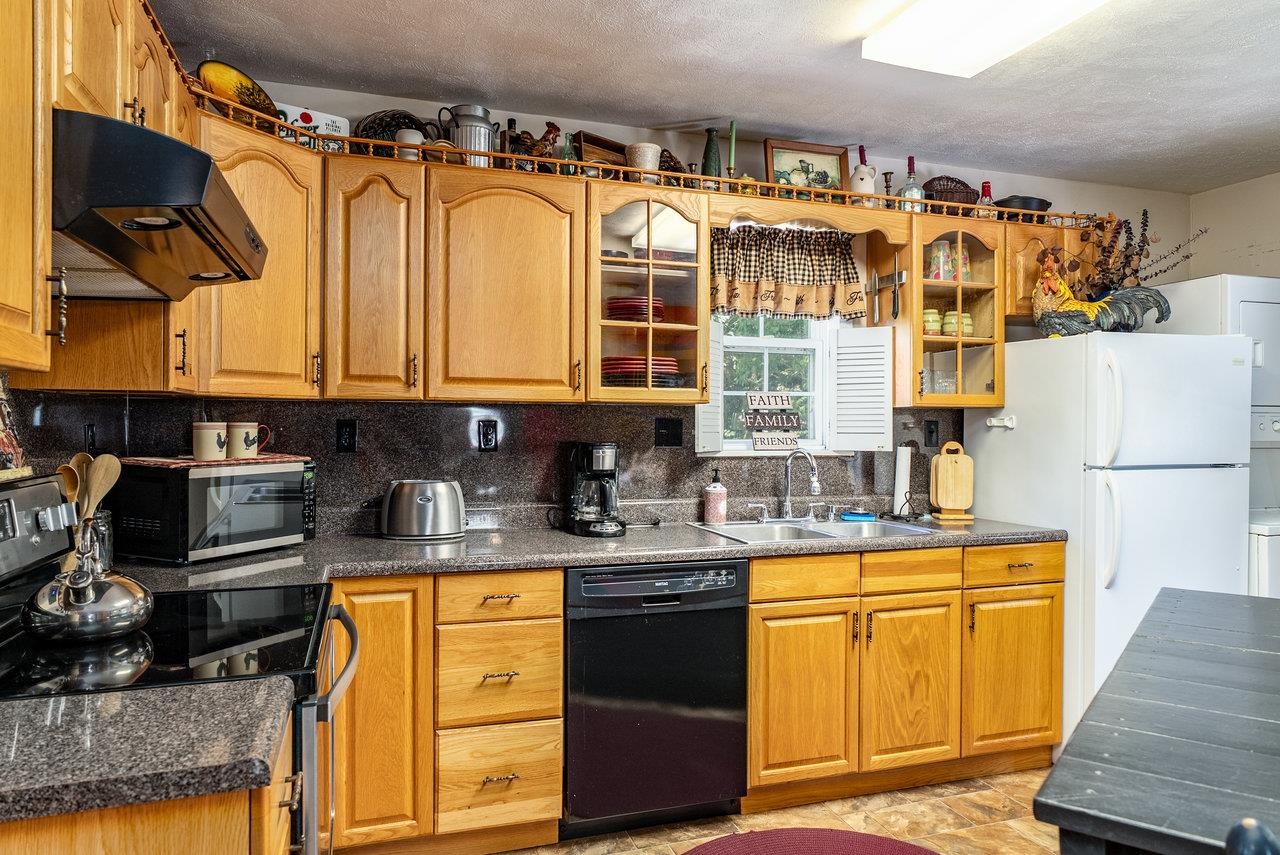 290 SHENANDOAH RIVER RD, SHENANDOAH, Virginia 22849, 2 Bedrooms Bedrooms, ,1 BathroomBathrooms,Residential,290 SHENANDOAH RIVER RD,668310 MLS # 668310