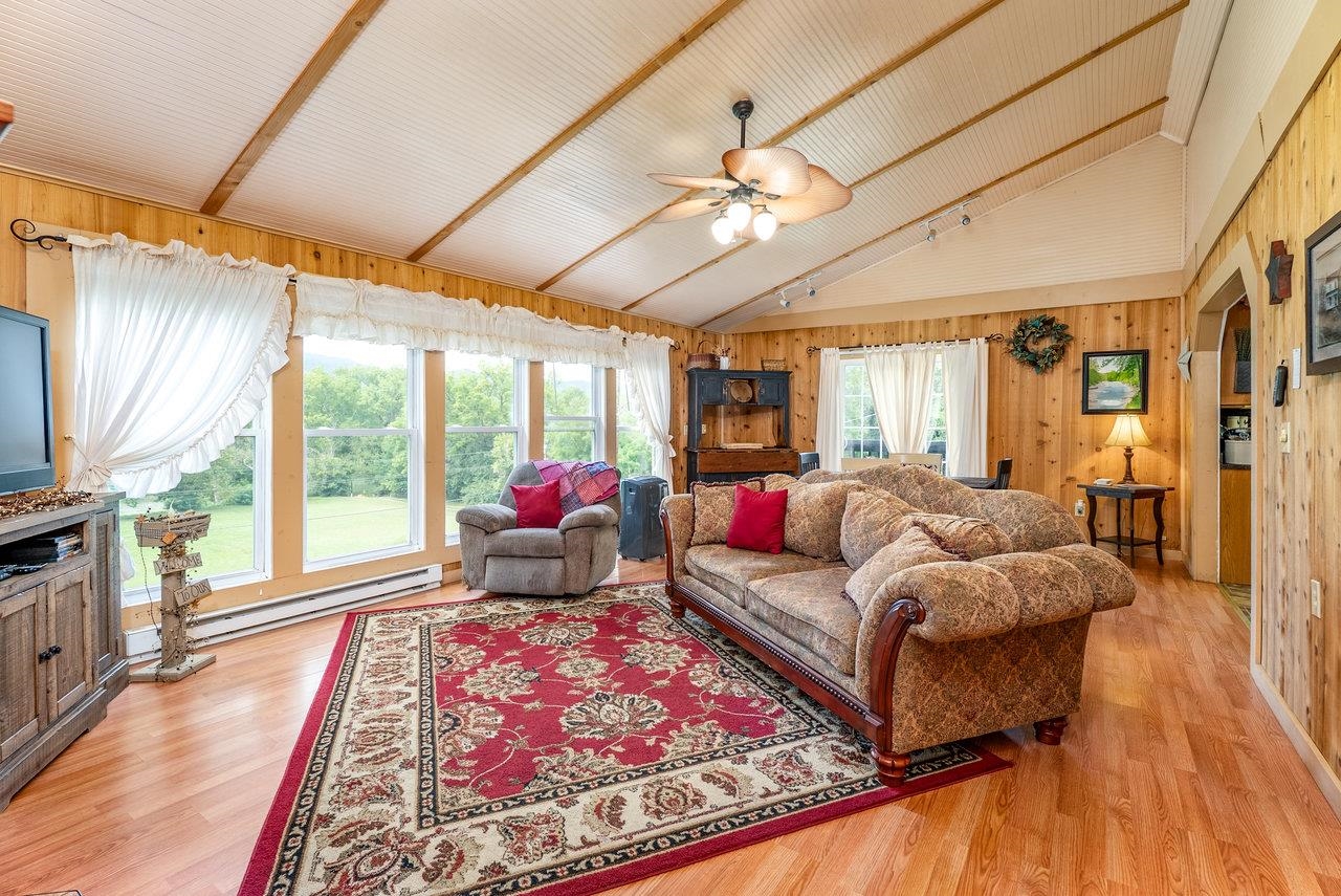 290 SHENANDOAH RIVER RD, SHENANDOAH, Virginia 22849, 2 Bedrooms Bedrooms, ,1 BathroomBathrooms,Residential,290 SHENANDOAH RIVER RD,668310 MLS # 668310
