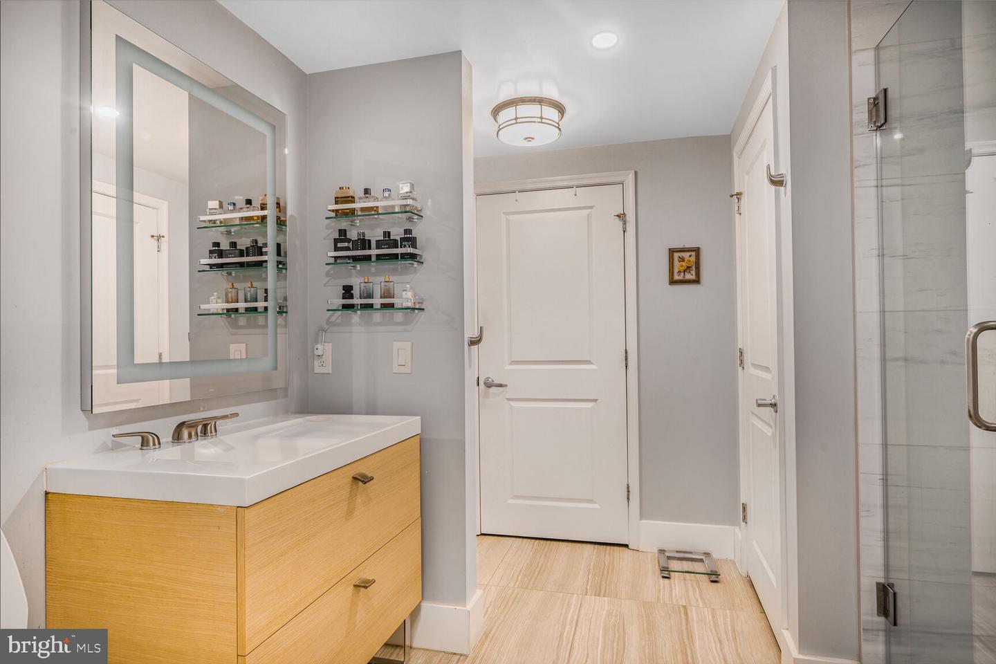 555 MASSACHUSETTS AVE NW #1215, WASHINGTON, District Of Columbia 20001, 1 Bedroom Bedrooms, ,1 BathroomBathrooms,Residential,For sale,555 MASSACHUSETTS AVE NW #1215,DCDC2213482 MLS # DCDC2213482 555 MASSACHUSETTS AVE NW #1215, WASHINGTON, District Of Columbia 20001, 1 Bedroom Bedrooms, ,1 BathroomBathrooms,Residential,For sale,555 MASSACHUSETTS AVE NW #1215,DCDC2213482 MLS # DCDC2213482