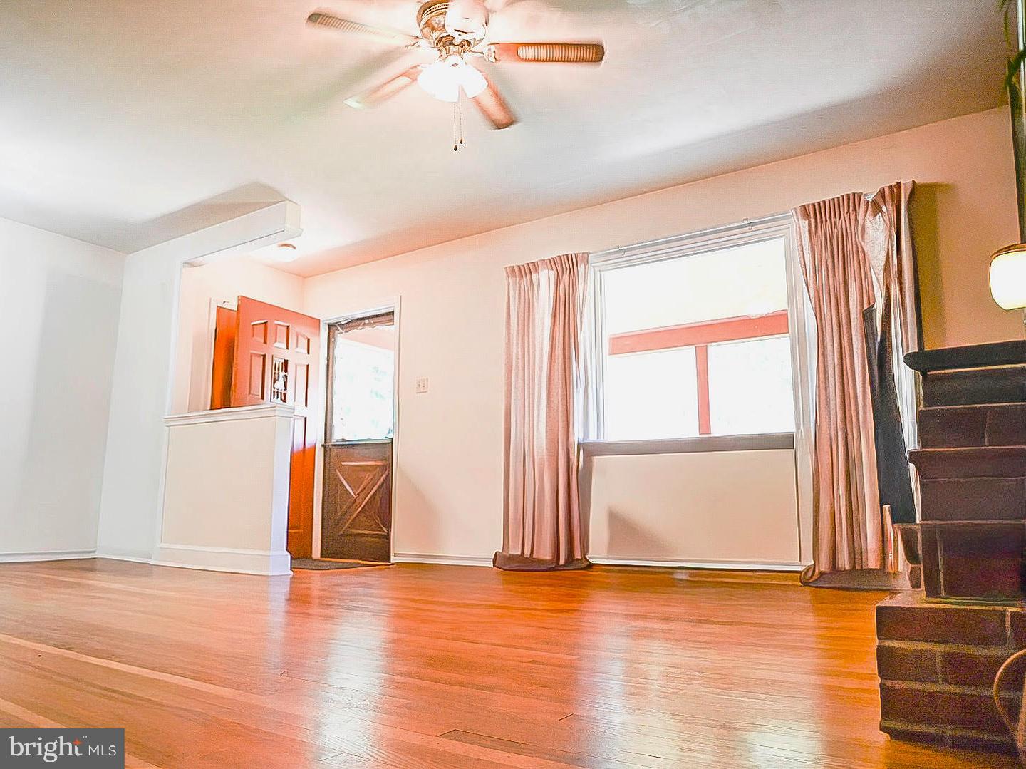 37116 SNICKERSVILLE TPKE, PURCELLVILLE, Virginia 20132, 4 Bedrooms Bedrooms, ,2 BathroomsBathrooms,Residential,For sale,37116 SNICKERSVILLE TPKE,VALO2103930 MLS # VALO2103930