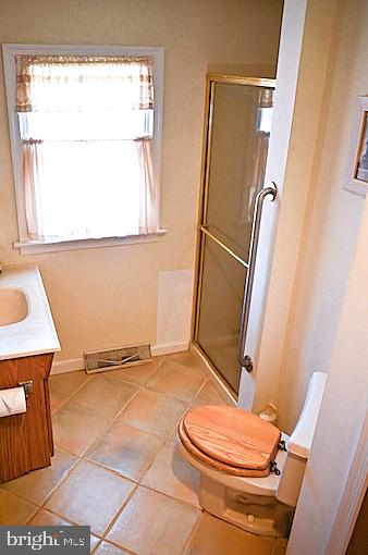 37116 SNICKERSVILLE TPKE, PURCELLVILLE, Virginia 20132, 4 Bedrooms Bedrooms, ,2 BathroomsBathrooms,Residential,For sale,37116 SNICKERSVILLE TPKE,VALO2103930 MLS # VALO2103930