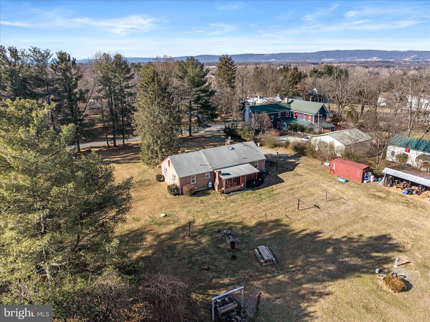 37116 SNICKERSVILLE TPKE, PURCELLVILLE, Virginia 20132, 4 Bedrooms Bedrooms, ,2 BathroomsBathrooms,Residential,For sale,37116 SNICKERSVILLE TPKE,VALO2103930 MLS # VALO2103930