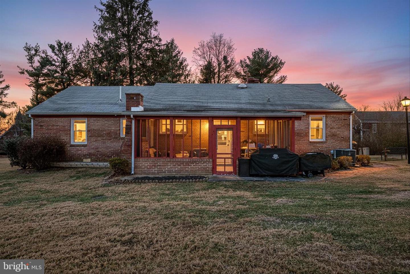 37116 SNICKERSVILLE TPKE, PURCELLVILLE, Virginia 20132, 4 Bedrooms Bedrooms, ,2 BathroomsBathrooms,Residential,For sale,37116 SNICKERSVILLE TPKE,VALO2103930 MLS # VALO2103930