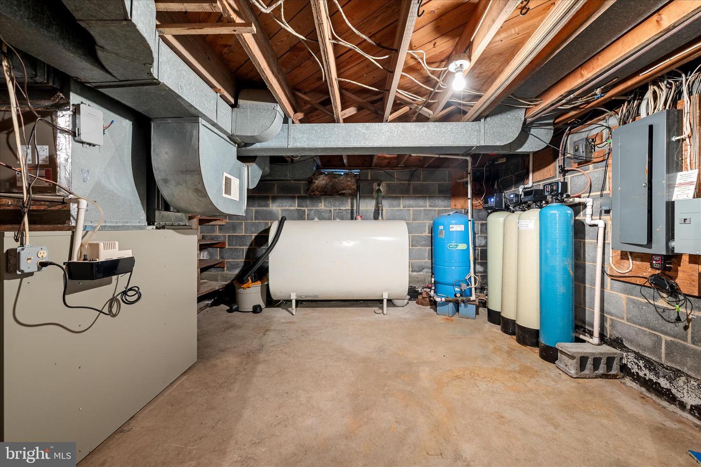 37116 SNICKERSVILLE TPKE, PURCELLVILLE, Virginia 20132, 4 Bedrooms Bedrooms, ,2 BathroomsBathrooms,Residential,For sale,37116 SNICKERSVILLE TPKE,VALO2103930 MLS # VALO2103930