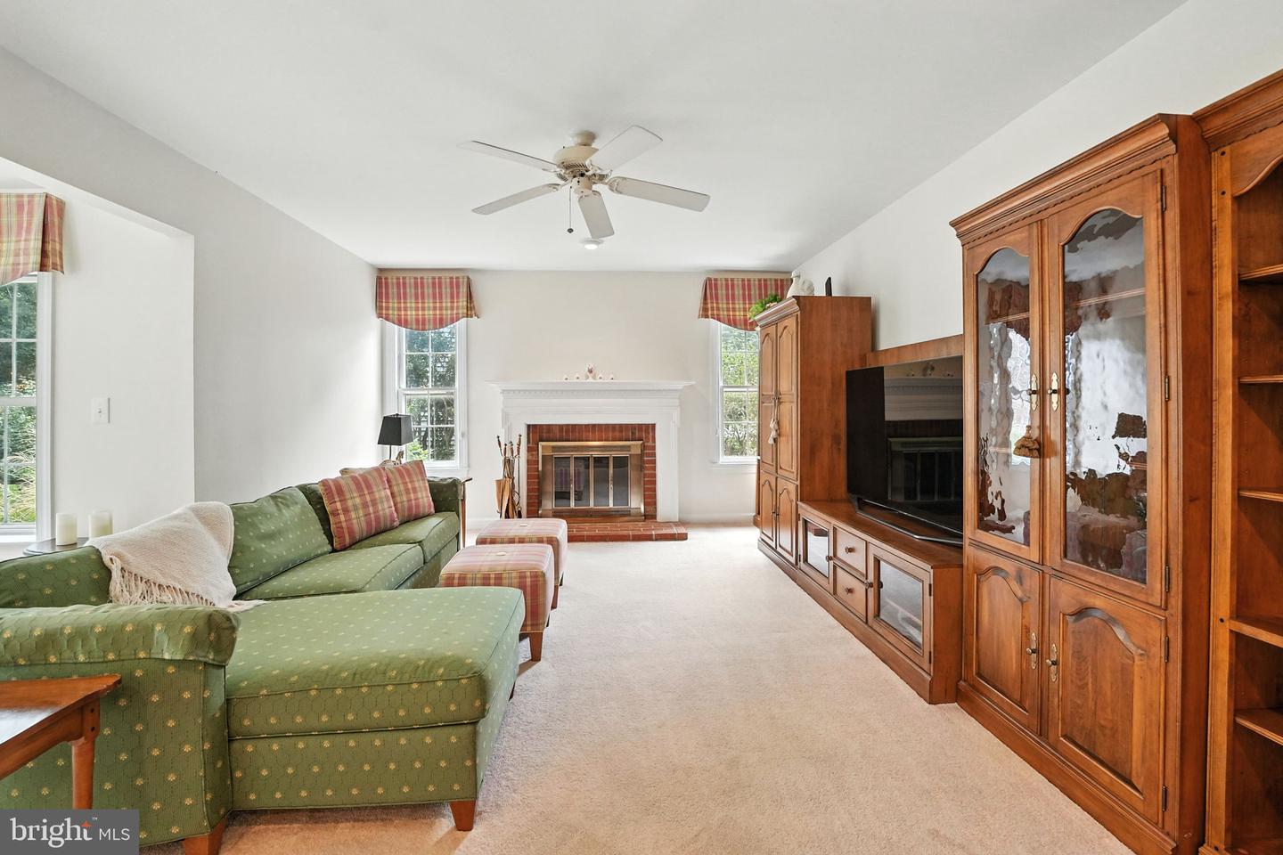 15470 MEHERRIN DR, CENTREVILLE, Virginia 20120, 4 Bedrooms Bedrooms, ,3 BathroomsBathrooms,Residential,For sale,15470 MEHERRIN DR,VAFX2259510 MLS # VAFX2259510