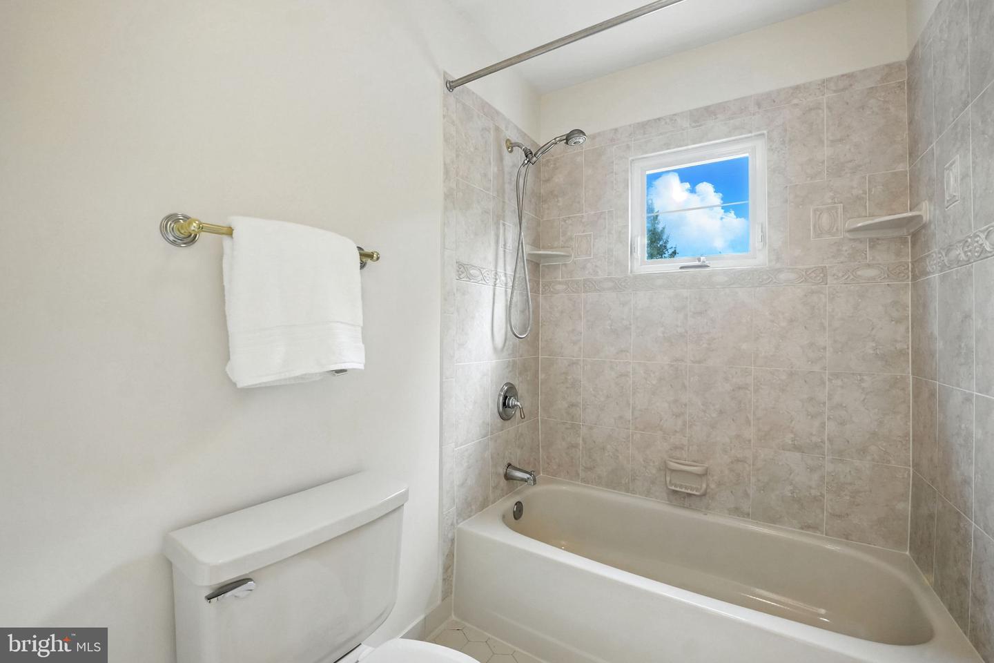 15470 MEHERRIN DR, CENTREVILLE, Virginia 20120, 4 Bedrooms Bedrooms, ,3 BathroomsBathrooms,Residential,For sale,15470 MEHERRIN DR,VAFX2259510 MLS # VAFX2259510