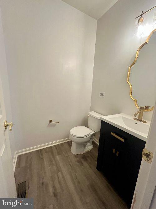 6169 CINNAMON CT, ALEXANDRIA, Virginia 22310, 4 Bedrooms Bedrooms, 11 Rooms Rooms,2 BathroomsBathrooms,Residential,For sale,6169 CINNAMON CT,VAFX2260924 MLS # VAFX2260924