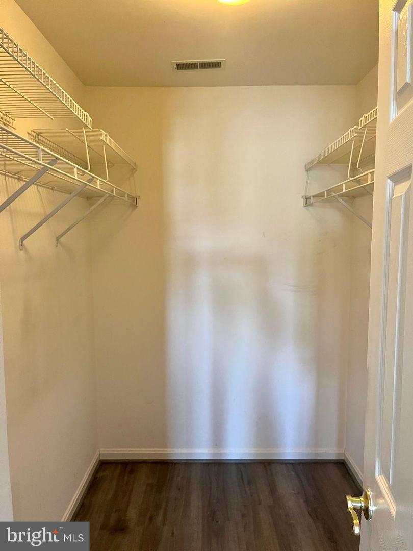 6169 CINNAMON CT, ALEXANDRIA, Virginia 22310, 4 Bedrooms Bedrooms, 11 Rooms Rooms,2 BathroomsBathrooms,Residential,For sale,6169 CINNAMON CT,VAFX2260924 MLS # VAFX2260924