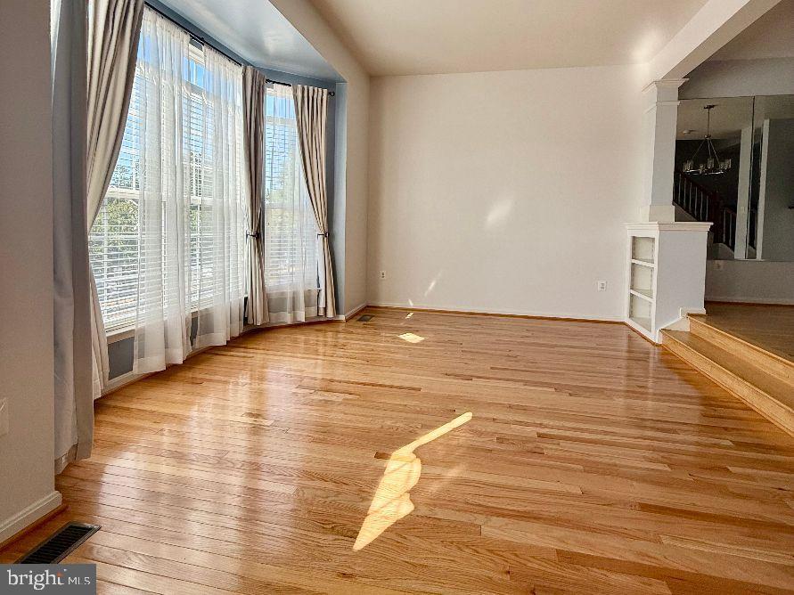 6169 CINNAMON CT, ALEXANDRIA, Virginia 22310, 4 Bedrooms Bedrooms, 11 Rooms Rooms,2 BathroomsBathrooms,Residential,For sale,6169 CINNAMON CT,VAFX2260924 MLS # VAFX2260924
