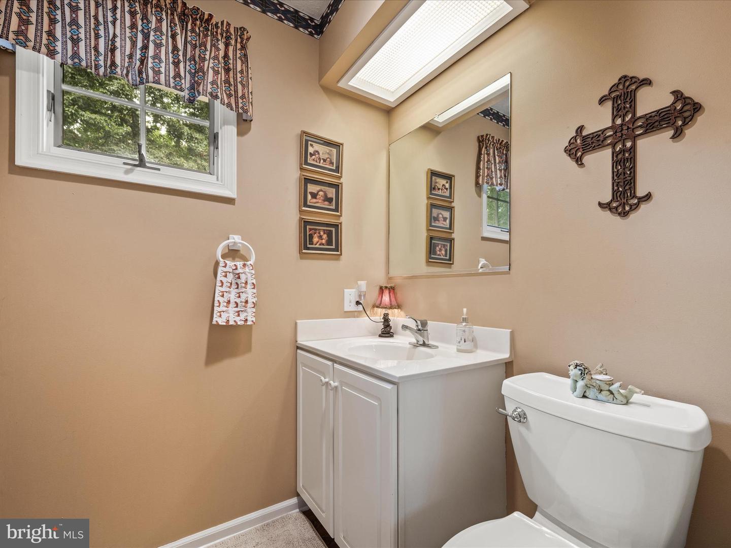430 SADDLEBACK LN, WINCHESTER, Virginia 22602, 4 Bedrooms Bedrooms, ,3 BathroomsBathrooms,Residential,For sale,430 SADDLEBACK LN,VAFV2036046 MLS # VAFV2036046