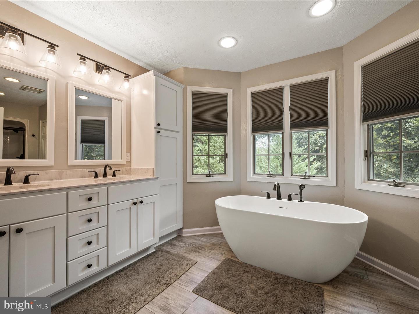 430 SADDLEBACK LN, WINCHESTER, Virginia 22602, 4 Bedrooms Bedrooms, ,3 BathroomsBathrooms,Residential,For sale,430 SADDLEBACK LN,VAFV2036046 MLS # VAFV2036046