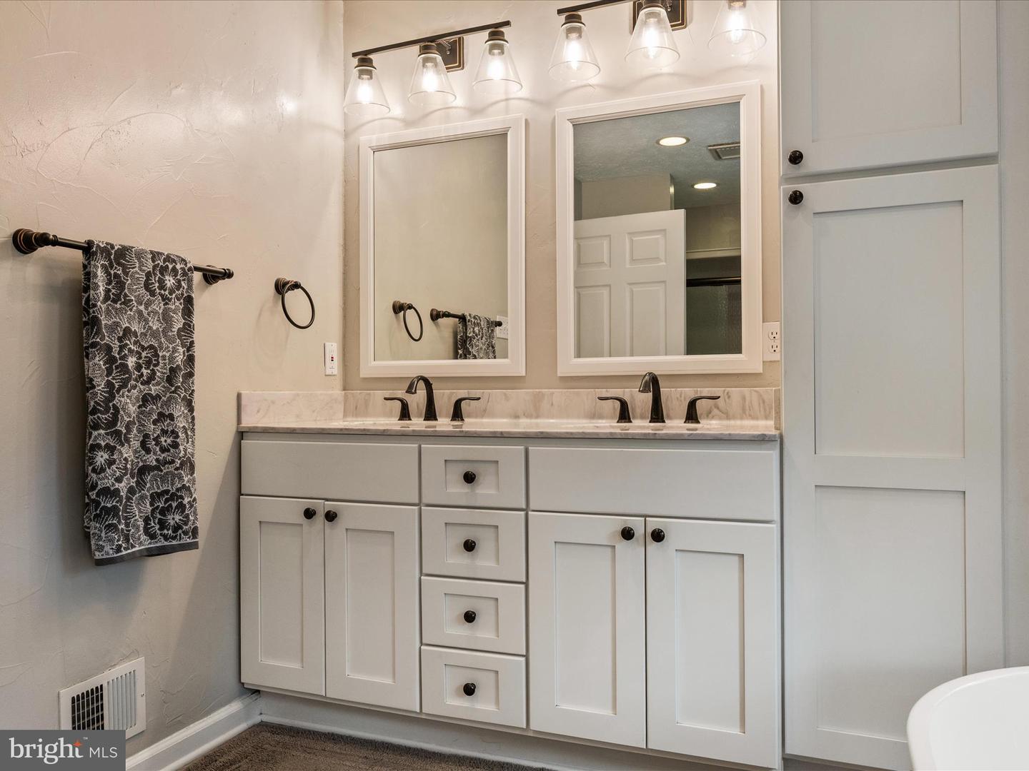 430 SADDLEBACK LN, WINCHESTER, Virginia 22602, 4 Bedrooms Bedrooms, ,3 BathroomsBathrooms,Residential,For sale,430 SADDLEBACK LN,VAFV2036046 MLS # VAFV2036046