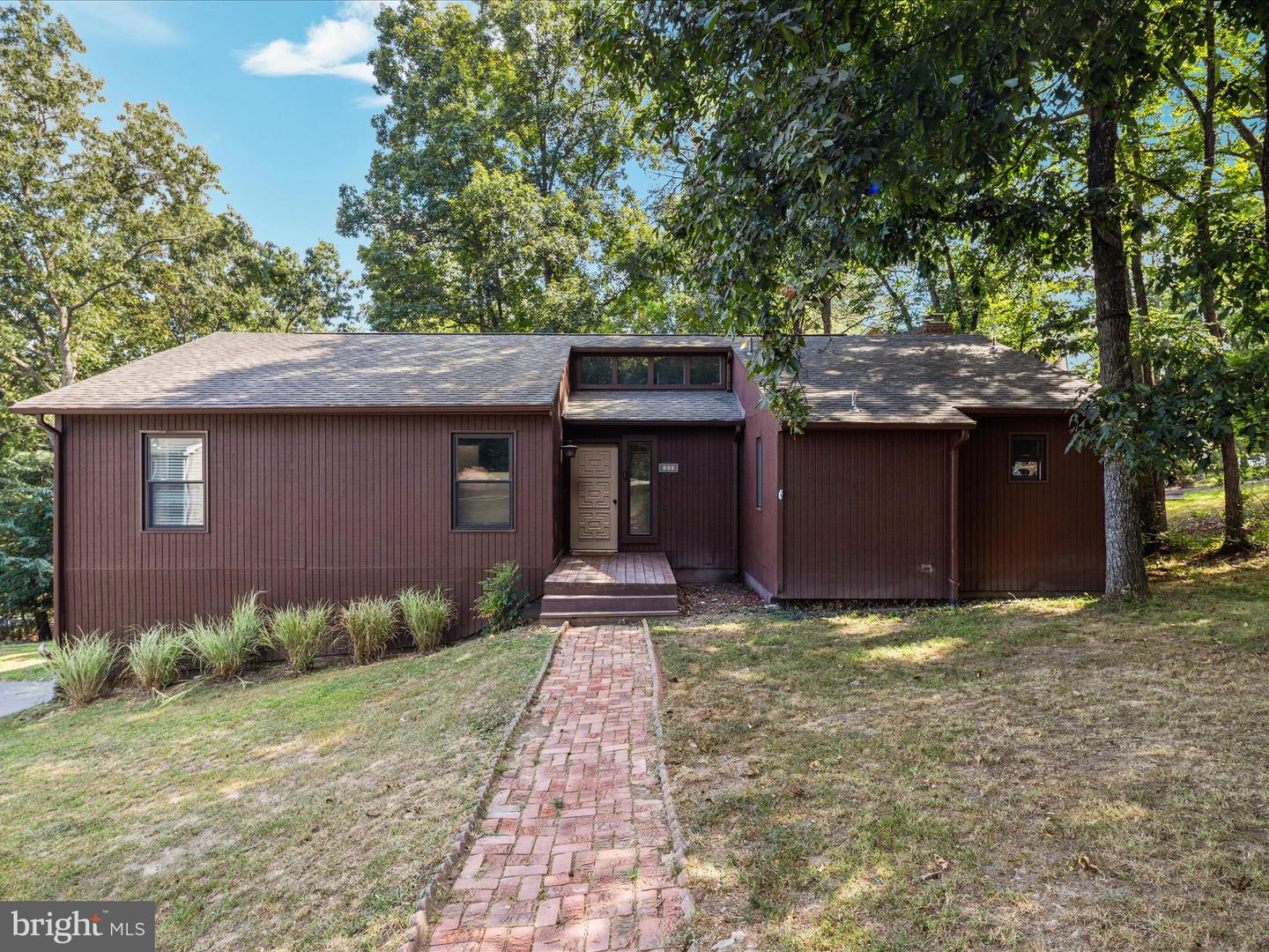 109 GREENWOOD CT, CROSS JUNCTION, Virginia 22625, 3 Bedrooms Bedrooms, ,2 BathroomsBathrooms,Residential,For sale,109 GREENWOOD CT,VAFV2036224 MLS # VAFV2036224