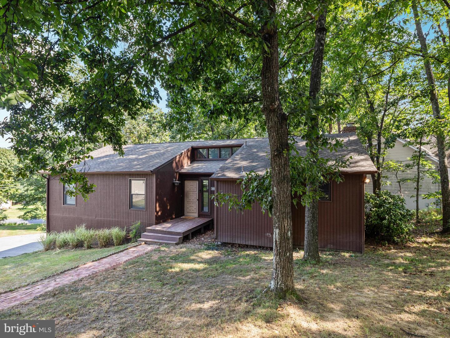 109 GREENWOOD CT, CROSS JUNCTION, Virginia 22625, 3 Bedrooms Bedrooms, ,2 BathroomsBathrooms,Residential,For sale,109 GREENWOOD CT,VAFV2036224 MLS # VAFV2036224