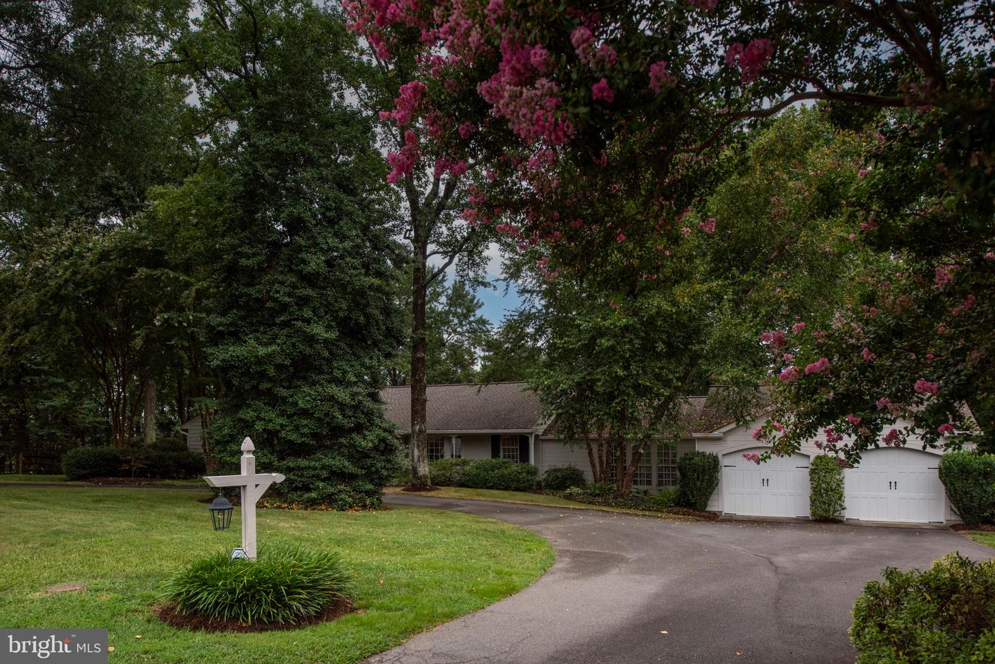 17 NELSON ST, FREDERICKSBURG, Virginia 22405, 3 Bedrooms Bedrooms, 8 Rooms Rooms,3 BathroomsBathrooms,Residential,For sale,17 NELSON ST,VAST2041934 MLS # VAST2041934