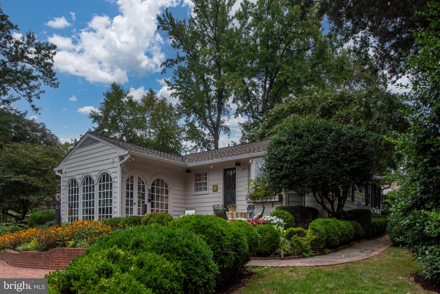 17 NELSON ST, FREDERICKSBURG, Virginia 22405, 3 Bedrooms Bedrooms, 8 Rooms Rooms,3 BathroomsBathrooms,Residential,For sale,17 NELSON ST,VAST2041934 MLS # VAST2041934