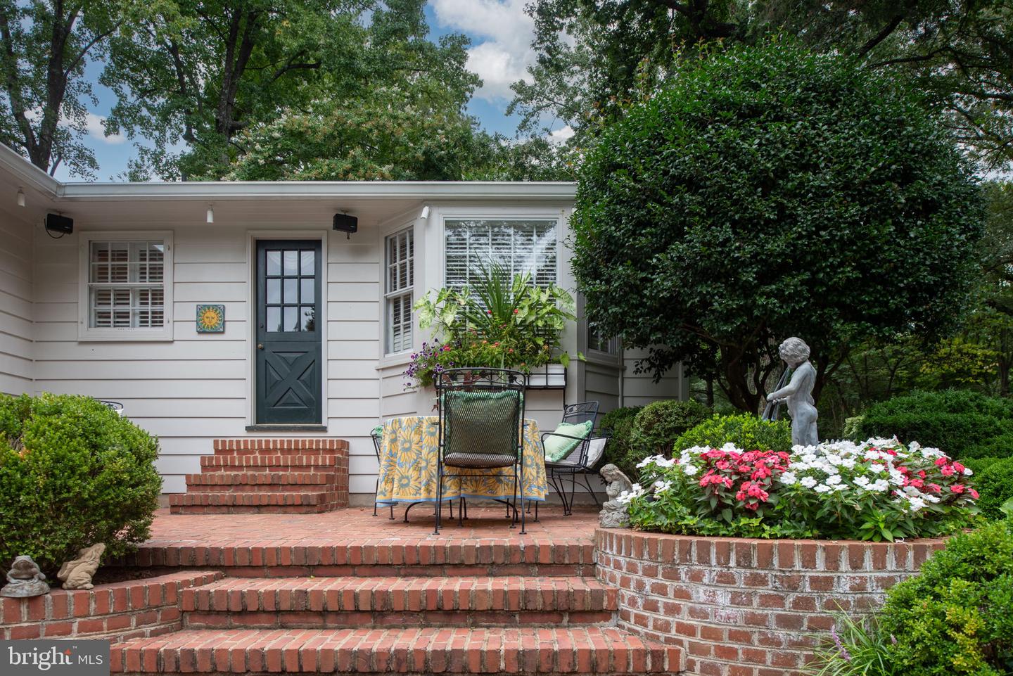 17 NELSON ST, FREDERICKSBURG, Virginia 22405, 3 Bedrooms Bedrooms, 8 Rooms Rooms,3 BathroomsBathrooms,Residential,For sale,17 NELSON ST,VAST2041934 MLS # VAST2041934