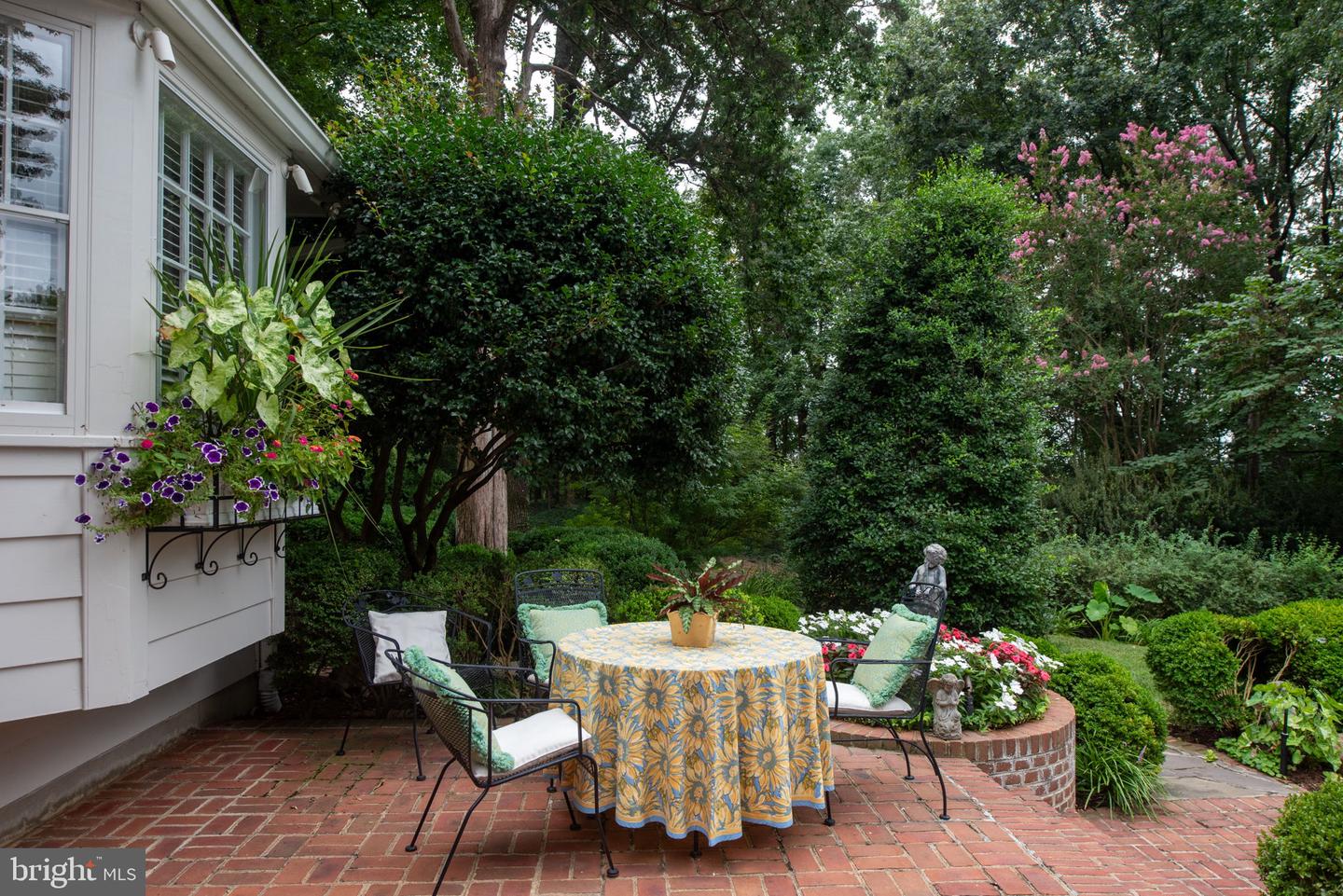 17 NELSON ST, FREDERICKSBURG, Virginia 22405, 3 Bedrooms Bedrooms, 8 Rooms Rooms,3 BathroomsBathrooms,Residential,For sale,17 NELSON ST,VAST2041934 MLS # VAST2041934