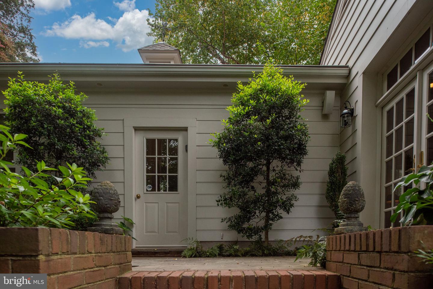 17 NELSON ST, FREDERICKSBURG, Virginia 22405, 3 Bedrooms Bedrooms, 8 Rooms Rooms,3 BathroomsBathrooms,Residential,For sale,17 NELSON ST,VAST2041934 MLS # VAST2041934