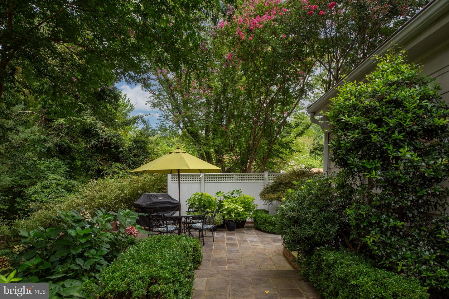 17 NELSON ST, FREDERICKSBURG, Virginia 22405, 3 Bedrooms Bedrooms, 8 Rooms Rooms,3 BathroomsBathrooms,Residential,For sale,17 NELSON ST,VAST2041934 MLS # VAST2041934