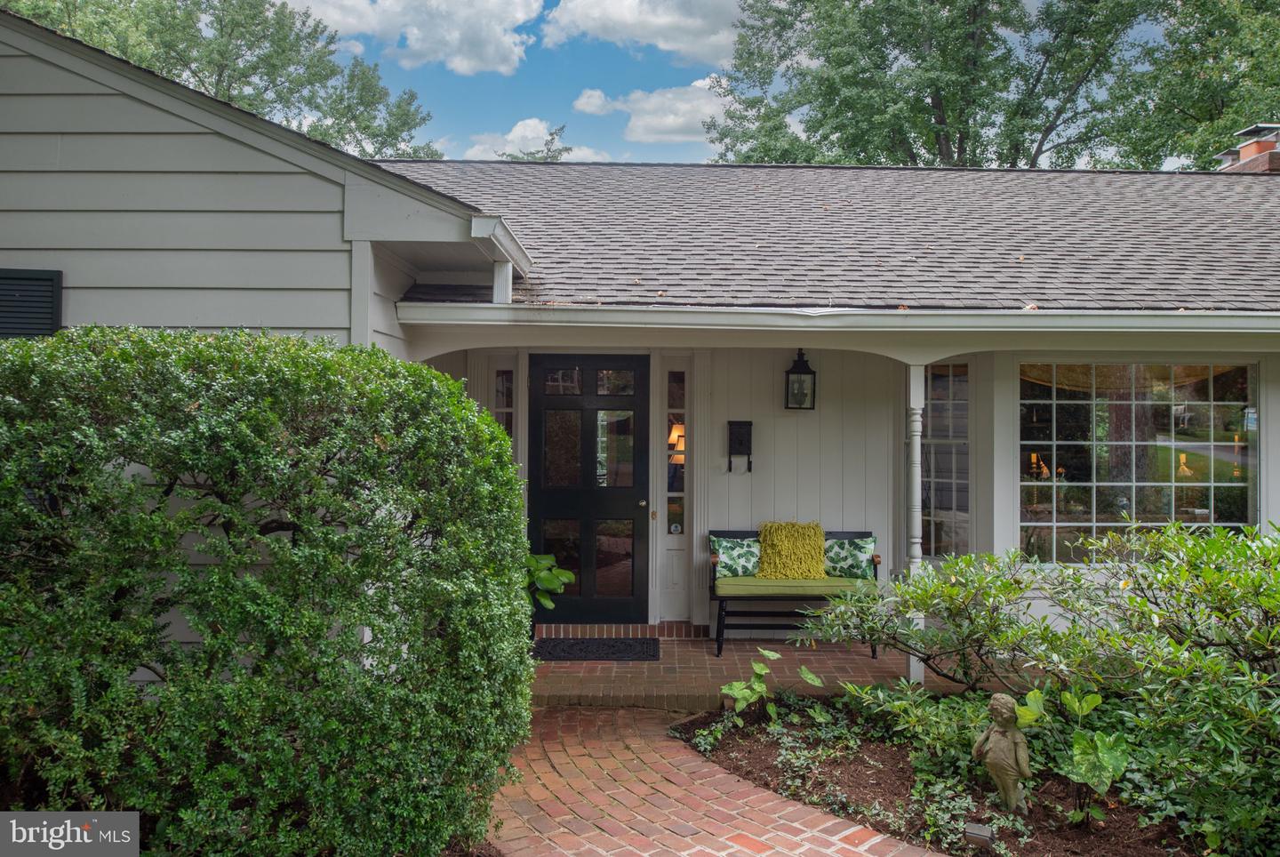 17 NELSON ST, FREDERICKSBURG, Virginia 22405, 3 Bedrooms Bedrooms, 8 Rooms Rooms,3 BathroomsBathrooms,Residential,For sale,17 NELSON ST,VAST2041934 MLS # VAST2041934