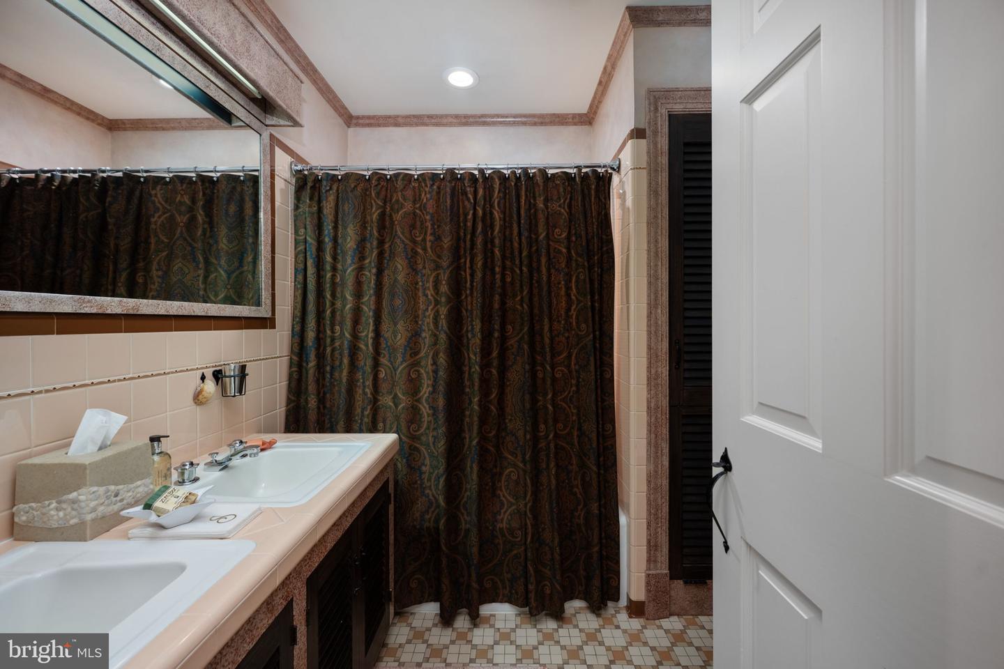 17 NELSON ST, FREDERICKSBURG, Virginia 22405, 3 Bedrooms Bedrooms, 8 Rooms Rooms,3 BathroomsBathrooms,Residential,For sale,17 NELSON ST,VAST2041934 MLS # VAST2041934