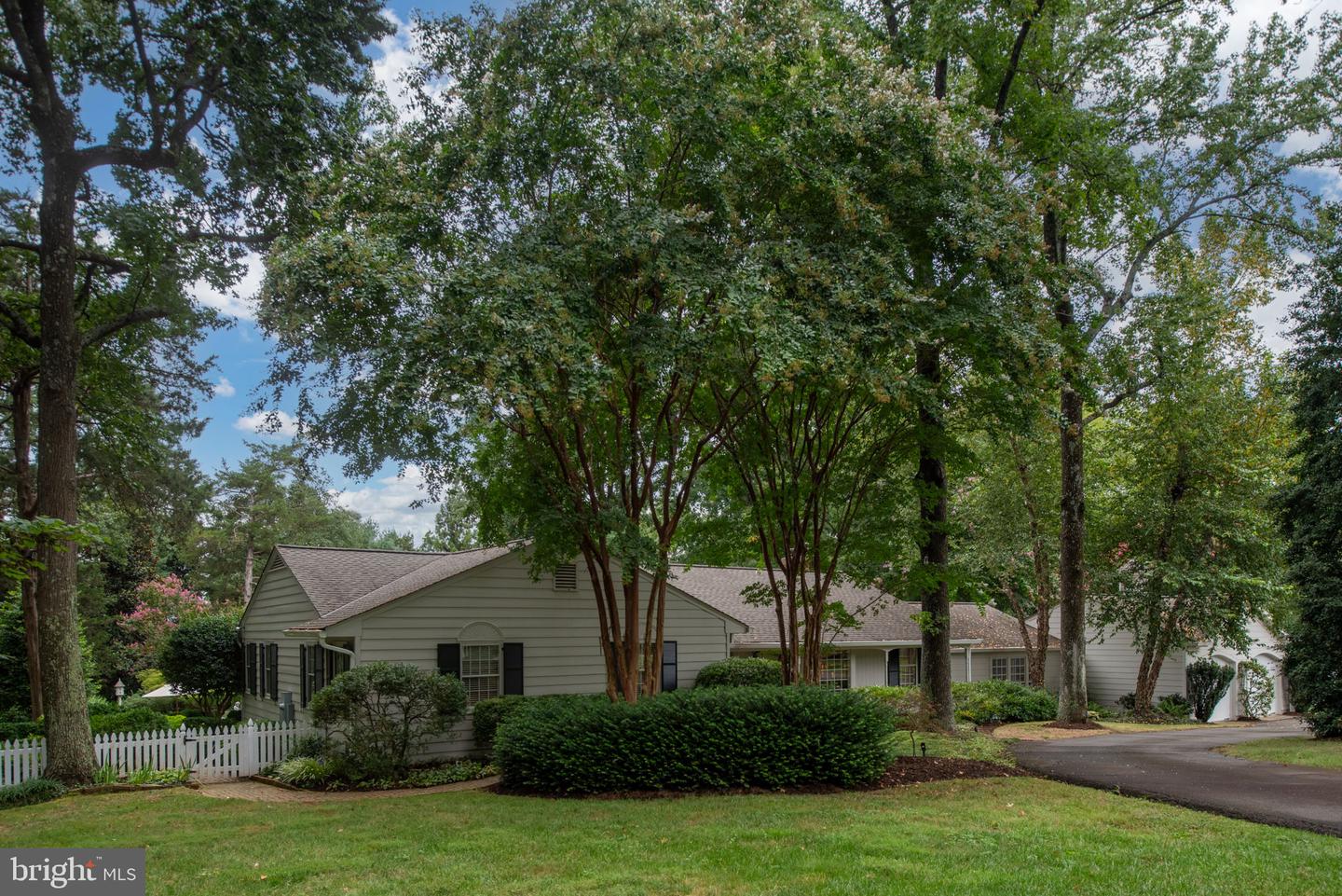 17 NELSON ST, FREDERICKSBURG, Virginia 22405, 3 Bedrooms Bedrooms, 8 Rooms Rooms,3 BathroomsBathrooms,Residential,For sale,17 NELSON ST,VAST2041934 MLS # VAST2041934