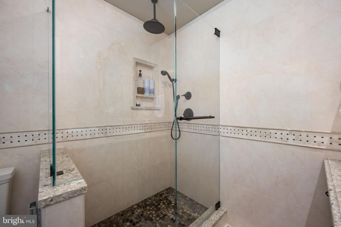 17 NELSON ST, FREDERICKSBURG, Virginia 22405, 3 Bedrooms Bedrooms, 8 Rooms Rooms,3 BathroomsBathrooms,Residential,For sale,17 NELSON ST,VAST2041934 MLS # VAST2041934