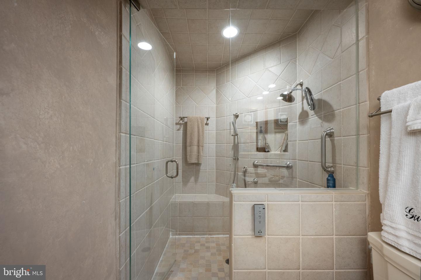 17 NELSON ST, FREDERICKSBURG, Virginia 22405, 3 Bedrooms Bedrooms, 8 Rooms Rooms,3 BathroomsBathrooms,Residential,For sale,17 NELSON ST,VAST2041934 MLS # VAST2041934