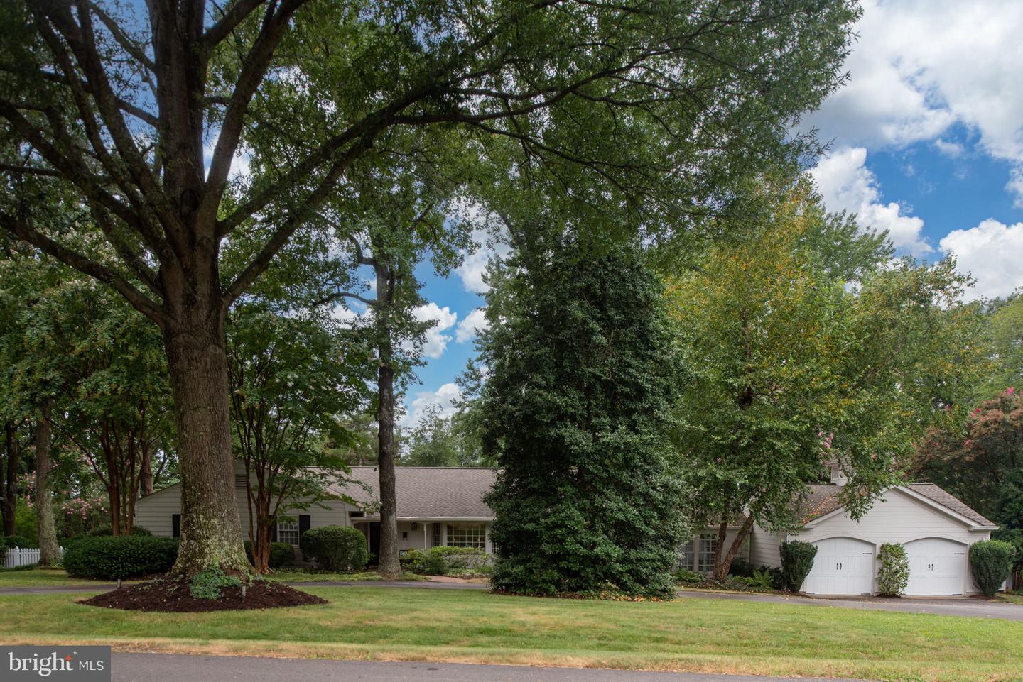 17 NELSON ST, FREDERICKSBURG, Virginia 22405, 3 Bedrooms Bedrooms, 8 Rooms Rooms,3 BathroomsBathrooms,Residential,For sale,17 NELSON ST,VAST2041934 MLS # VAST2041934