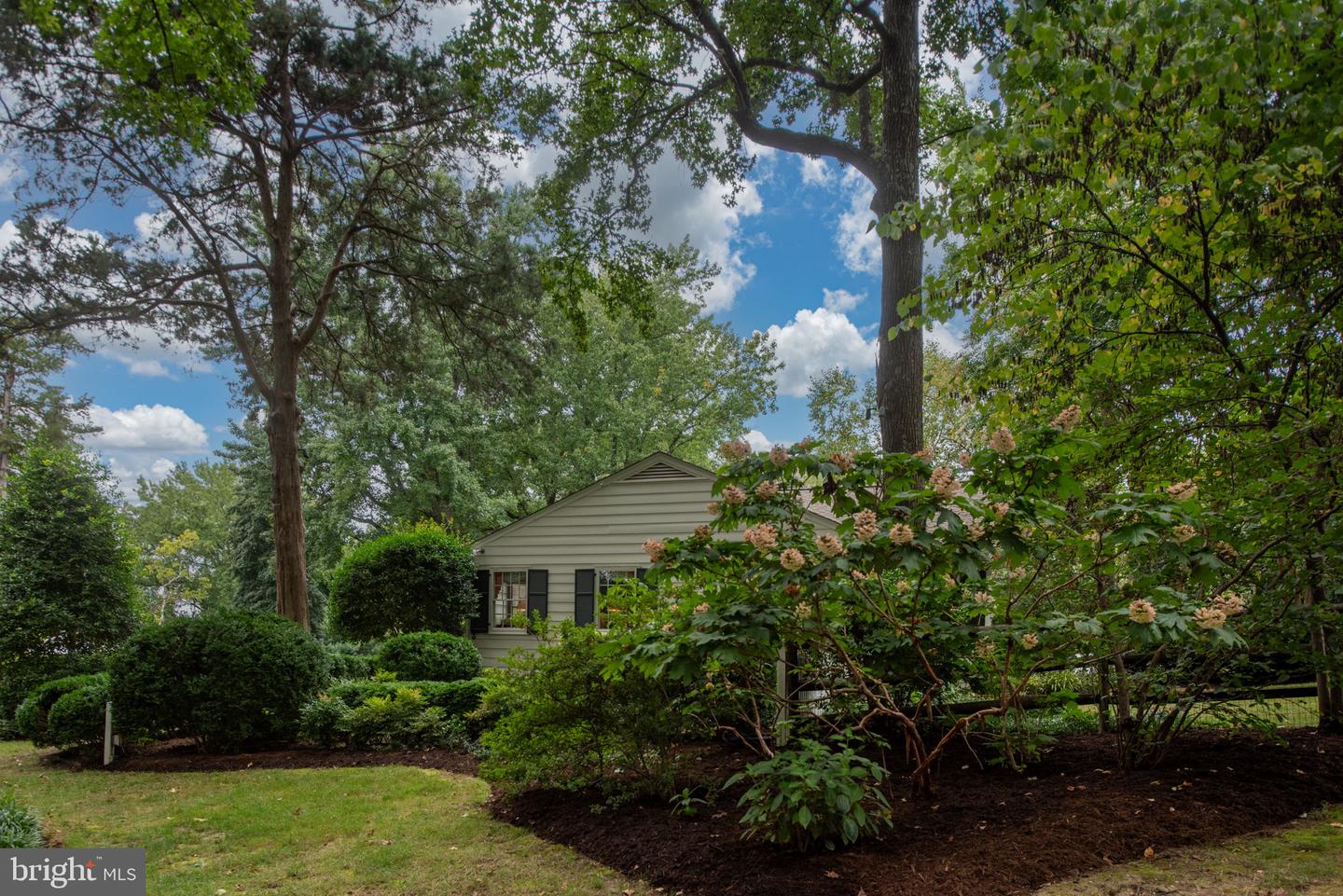 17 NELSON ST, FREDERICKSBURG, Virginia 22405, 3 Bedrooms Bedrooms, 8 Rooms Rooms,3 BathroomsBathrooms,Residential,For sale,17 NELSON ST,VAST2041934 MLS # VAST2041934