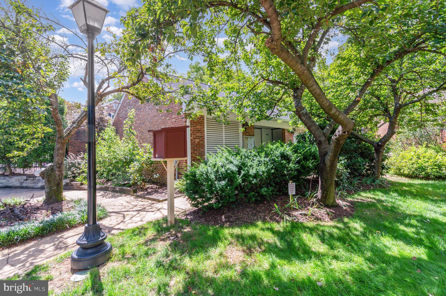 2446 S WALTER REED DR #2, ARLINGTON, Virginia 22206, 2 Bedrooms Bedrooms, ,2 BathroomsBathrooms,Residential,For sale,2446 S WALTER REED DR #2,VAAR2062478 MLS # VAAR2062478 2446 S WALTER REED DR #2, ARLINGTON, Virginia 22206, 2 Bedrooms Bedrooms, ,2 BathroomsBathrooms,Residential,For sale,2446 S WALTER REED DR #2,VAAR2062478 MLS # VAAR2062478