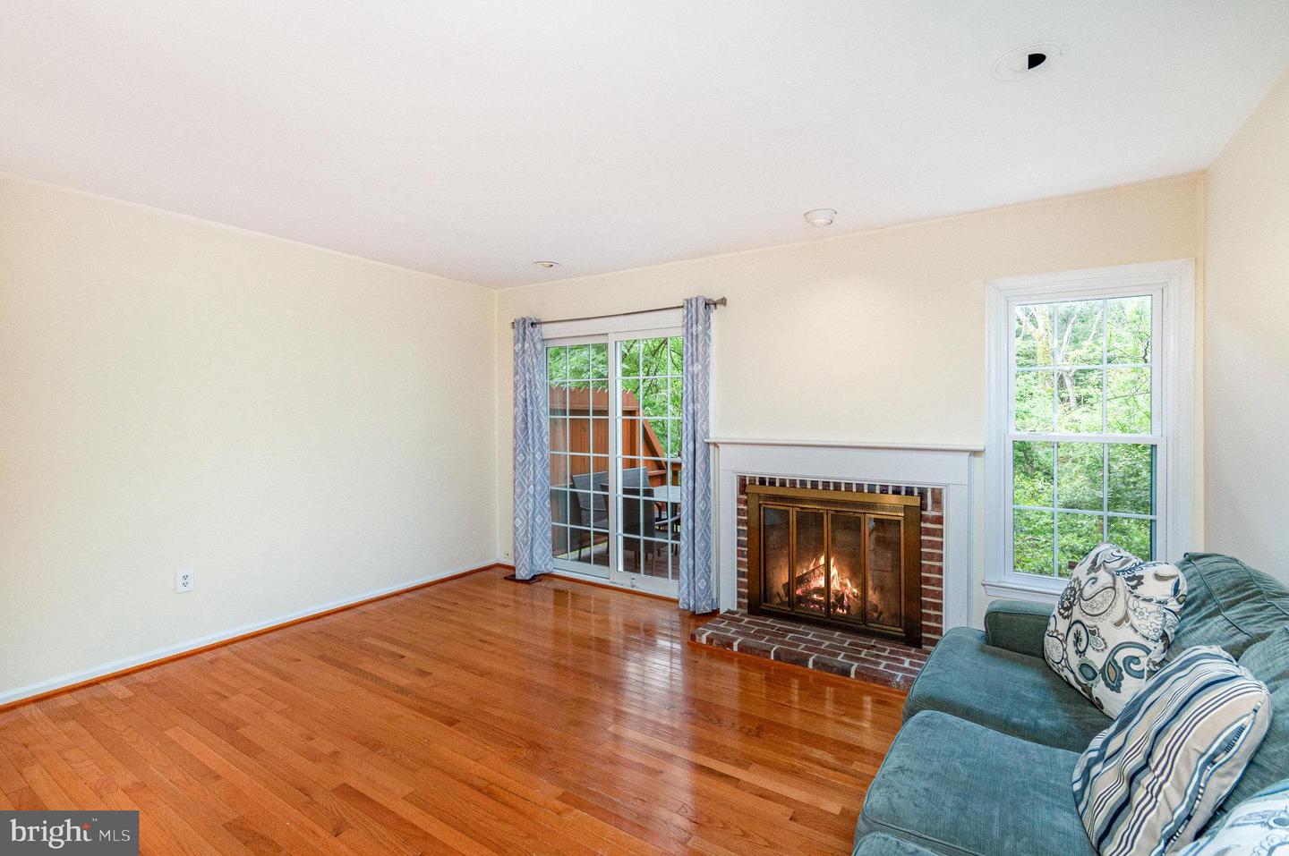 2446 S WALTER REED DR #2, ARLINGTON, Virginia 22206, 2 Bedrooms Bedrooms, ,2 BathroomsBathrooms,Residential,For sale,2446 S WALTER REED DR #2,VAAR2062478 MLS # VAAR2062478 2446 S WALTER REED DR #2, ARLINGTON, Virginia 22206, 2 Bedrooms Bedrooms, ,2 BathroomsBathrooms,Residential,For sale,2446 S WALTER REED DR #2,VAAR2062478 MLS # VAAR2062478