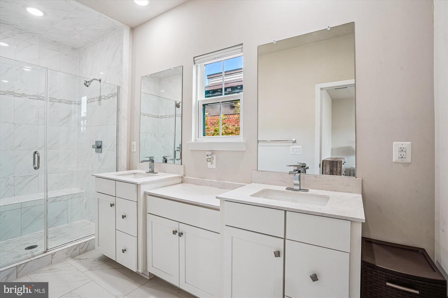 9324 SWEETBAY MAGNOLIA CT, FAIRFAX, Virginia 22031, 4 Bedrooms Bedrooms, ,3 BathroomsBathrooms,Residential,For sale,9324 SWEETBAY MAGNOLIA CT,VAFX2262480 MLS # VAFX2262480