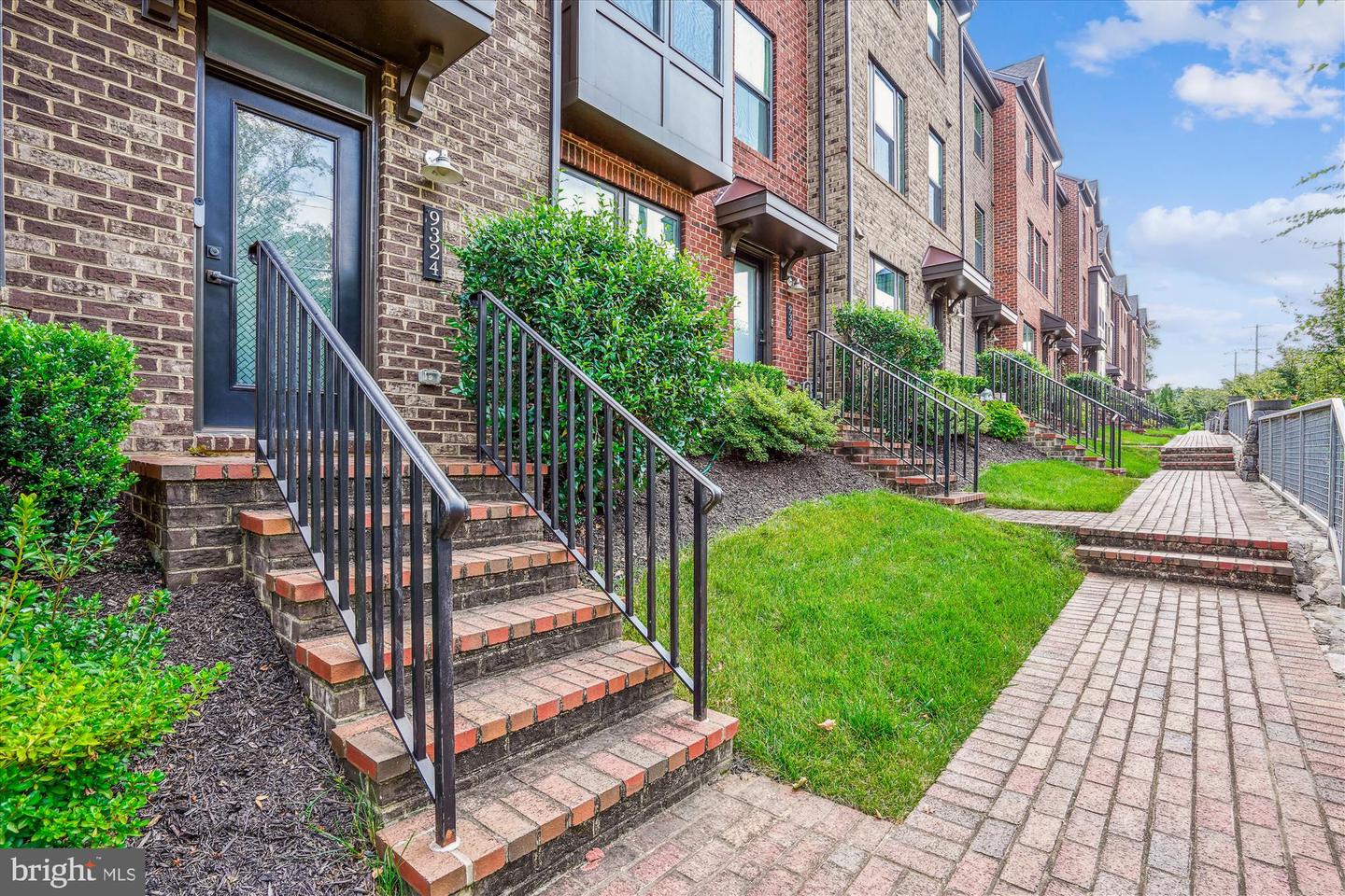 9324 SWEETBAY MAGNOLIA CT, FAIRFAX, Virginia 22031, 4 Bedrooms Bedrooms, ,3 BathroomsBathrooms,Residential,For sale,9324 SWEETBAY MAGNOLIA CT,VAFX2262480 MLS # VAFX2262480