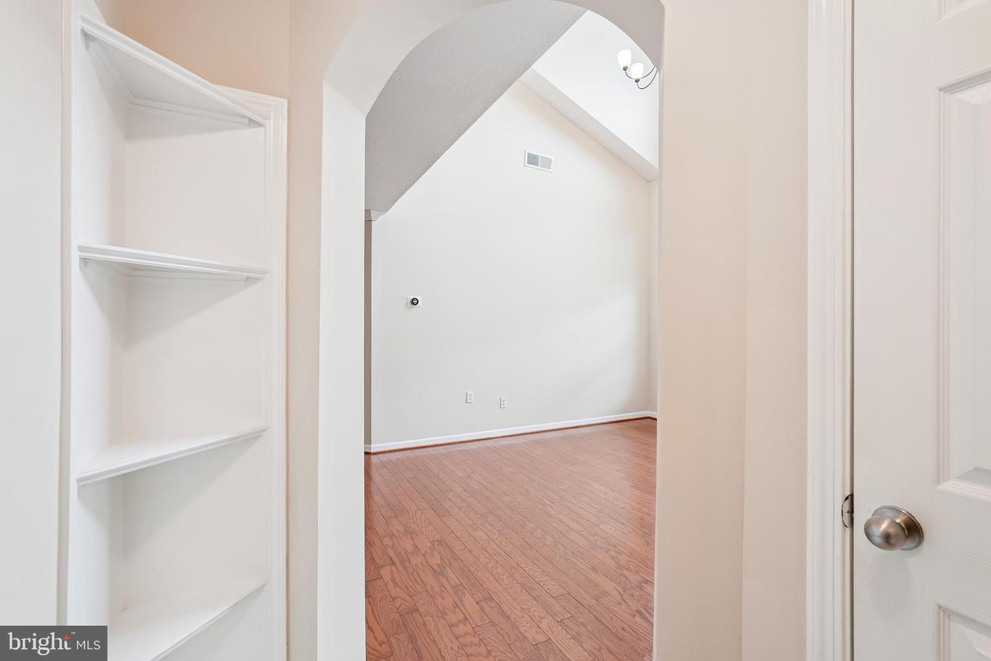 508 SUNSET VIEW TER SE #407, LEESBURG, Virginia 20175, 1 Bedroom Bedrooms, ,1 BathroomBathrooms,Residential,For sale,508 SUNSET VIEW TER SE #407,VALO2105010 MLS # VALO2105010