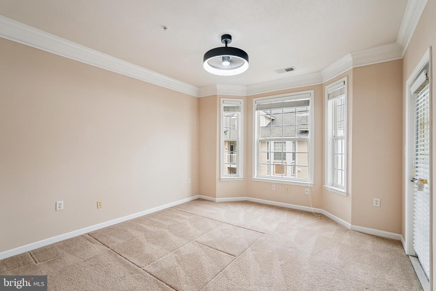 508 SUNSET VIEW TER SE #407, LEESBURG, Virginia 20175, 1 Bedroom Bedrooms, ,1 BathroomBathrooms,Residential,For sale,508 SUNSET VIEW TER SE #407,VALO2105010 MLS # VALO2105010