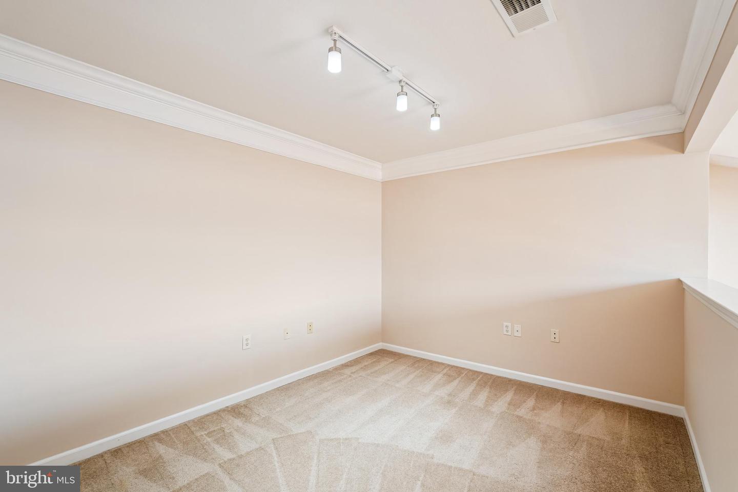 508 SUNSET VIEW TER SE #407, LEESBURG, Virginia 20175, 1 Bedroom Bedrooms, ,1 BathroomBathrooms,Residential,For sale,508 SUNSET VIEW TER SE #407,VALO2105010 MLS # VALO2105010