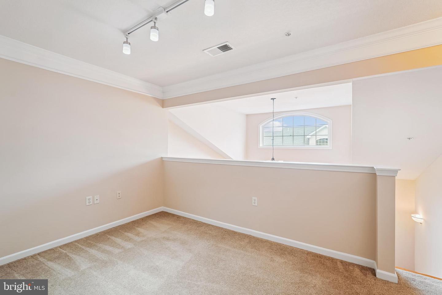 508 SUNSET VIEW TER SE #407, LEESBURG, Virginia 20175, 1 Bedroom Bedrooms, ,1 BathroomBathrooms,Residential,For sale,508 SUNSET VIEW TER SE #407,VALO2105010 MLS # VALO2105010