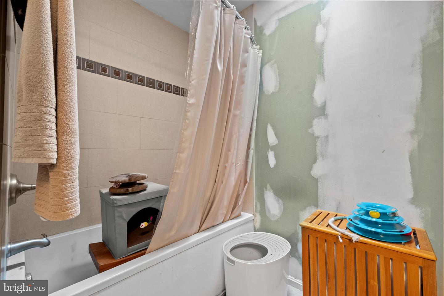 9201 WINTERSET DR, MANASSAS, Virginia 20110, 3 Bedrooms Bedrooms, ,2 BathroomsBathrooms,Residential,For sale,9201 WINTERSET DR,VAMN2009244 MLS # VAMN2009244