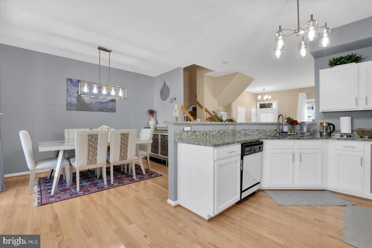 11639 RUMFORD CT, WOODBRIDGE, Virginia 22192, 3 Bedrooms Bedrooms, ,3 BathroomsBathrooms,Residential,For sale,11639 RUMFORD CT,VAPW2102256 MLS # VAPW2102256