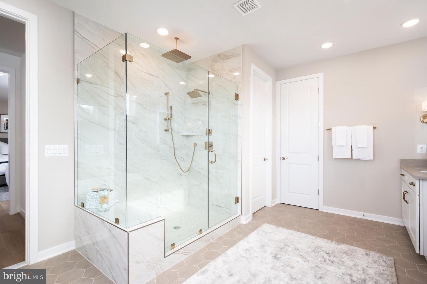 41804 PRESTON FALLS WAY, ASHBURN, Virginia 20148, 5 Bedrooms Bedrooms, ,5 BathroomsBathrooms,Residential,For sale,41804 PRESTON FALLS WAY,VALO2105262 MLS # VALO2105262